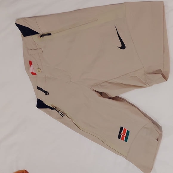 NWT Nike Tech Woven shorts - Picture 3 of 7